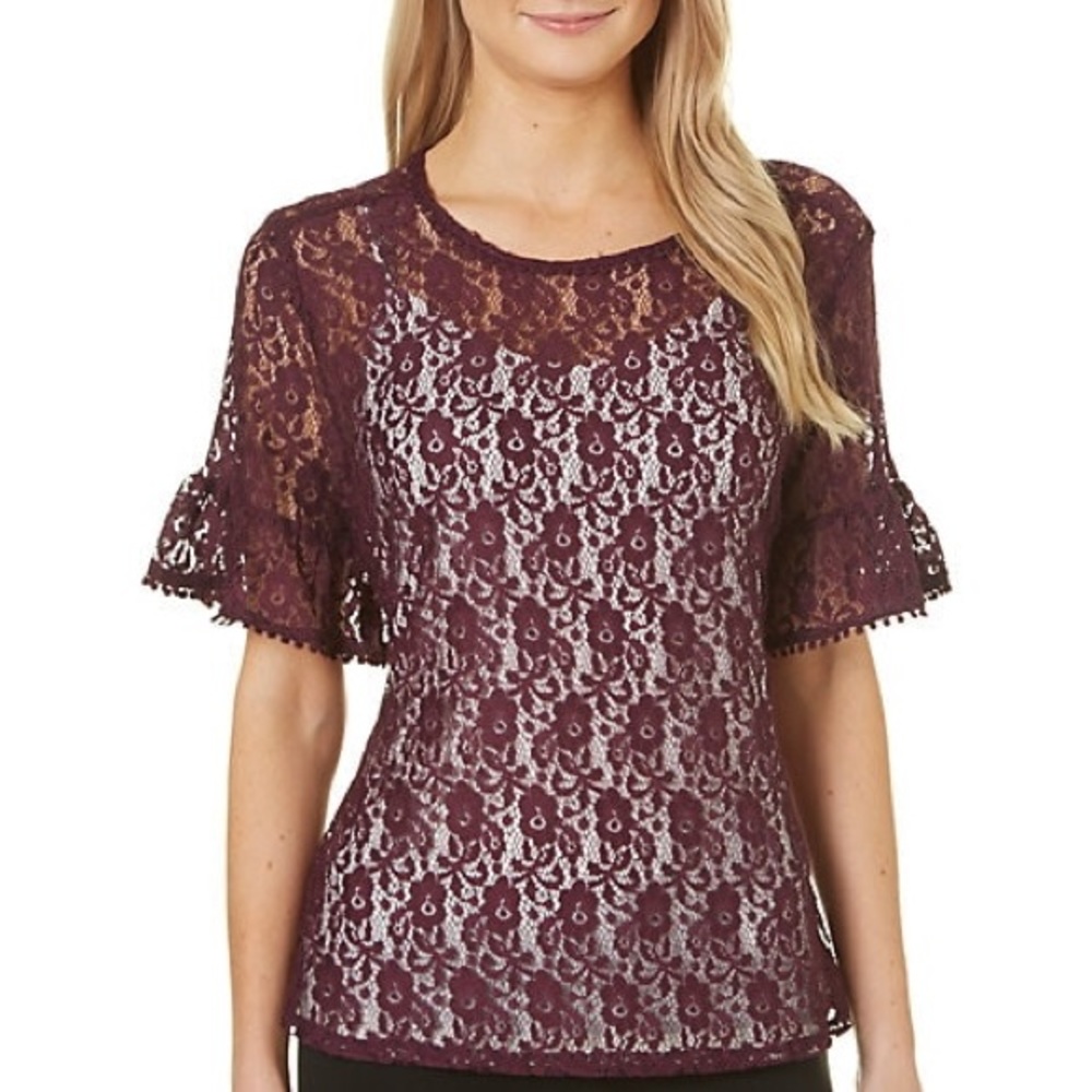 BRAND NEW WITH TAGS⭐️HARVE BENARD Lace Top Ruffle sleeve beautiful!